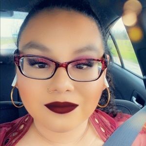 Meet your Posher, April